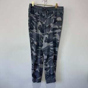 Splendid Camo Joggers in gray, Sz L